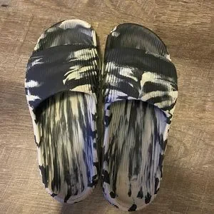 adidas | Shoes | Adidas Adilette 222 Sandal Size 9 | Poshmark display picture 2